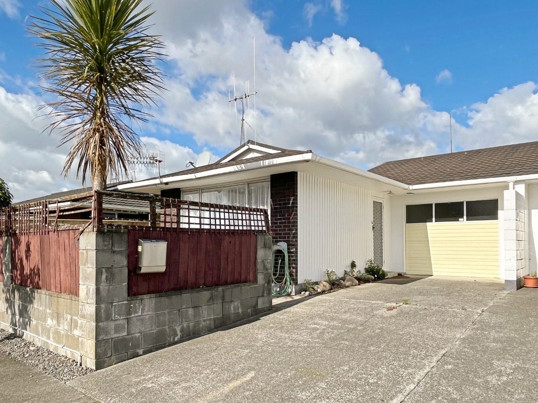 12 Luton Street, Hokowhitu, Palmerston North - Carousel 1