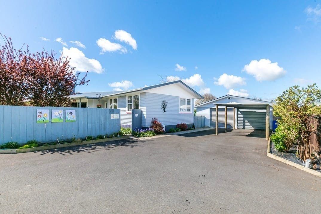 6 Rhonda Avenue, Deanwell, Hamilton - Carousel 2