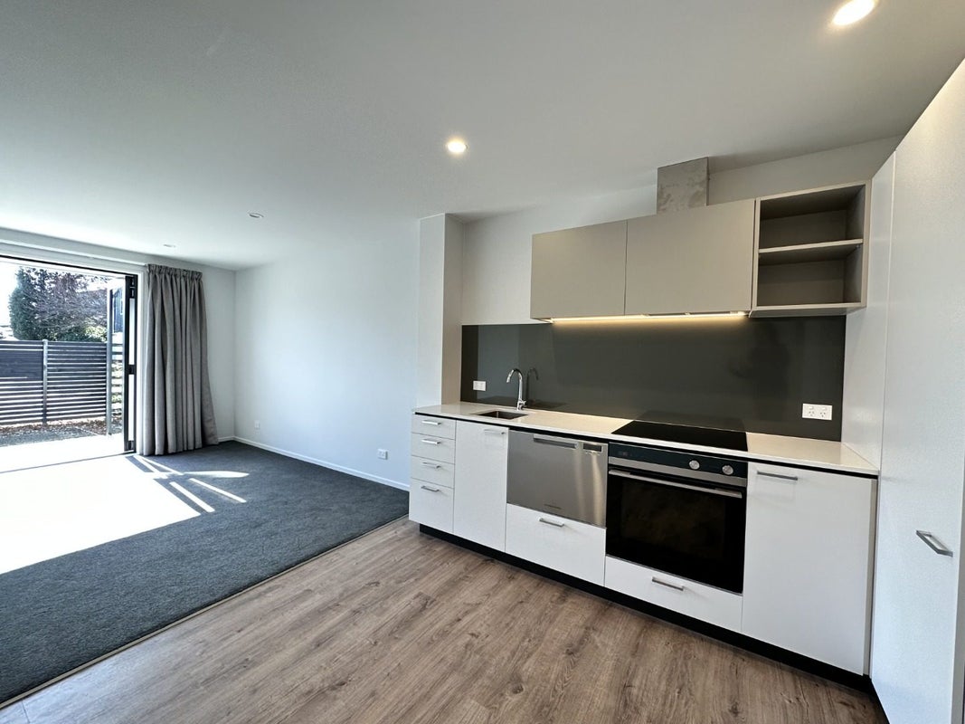 3/28 Frederick Street, Waltham, Christchurch - Carousel 2