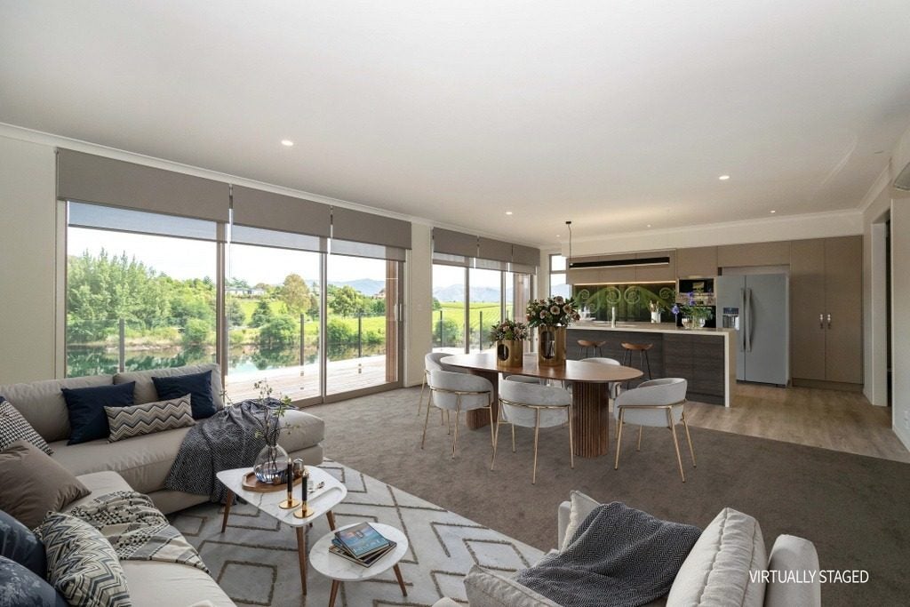 18 Lake View Place, Blenheim - Carousel 2