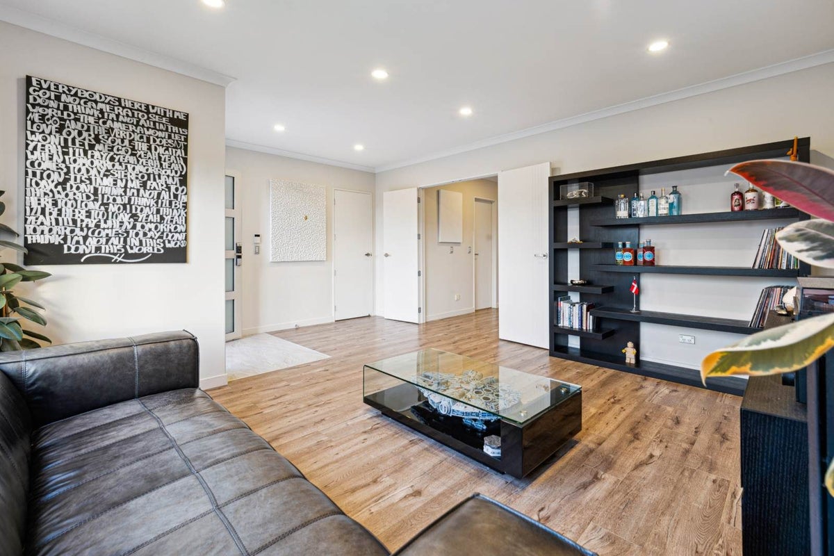 7  Horsefields Drive, Flat Bush, Manukau City, Auckland - Carousel 2