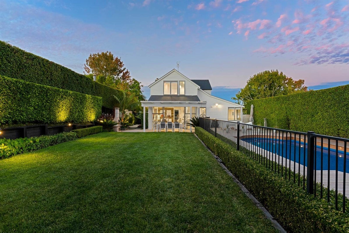 25 Chesterfield Avenue, Glendowie, Auckland - Carousel 2