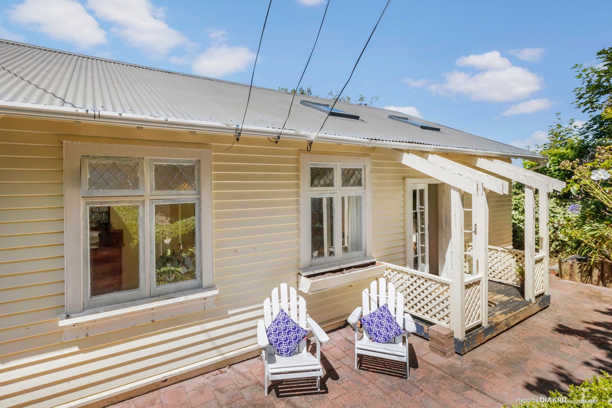 61 Hatton Street, Karori, Wellington - Carousel 1
