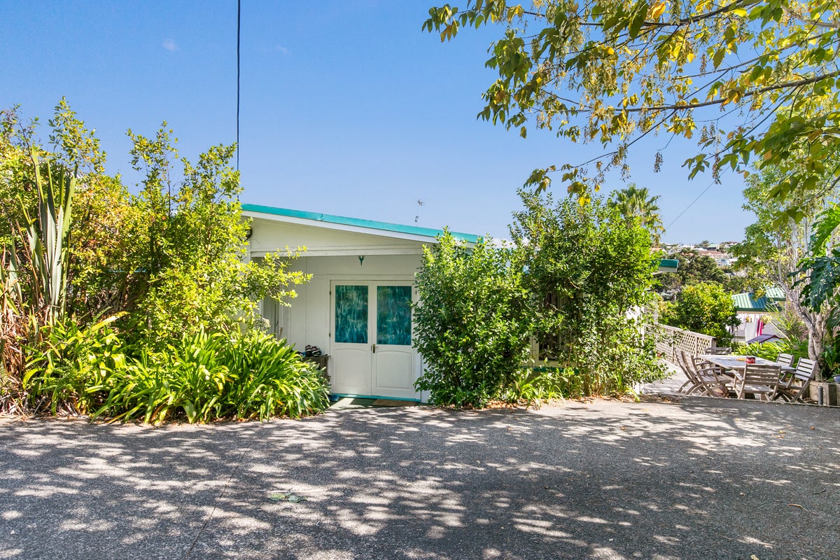 1/287 Vipond Road, Stanmore Bay, Whangaparaoa - Carousel 1