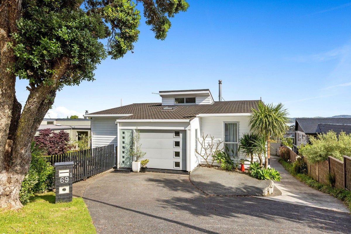 69 Marellen Drive, Red Beach, Whangaparaoa - Carousel 1