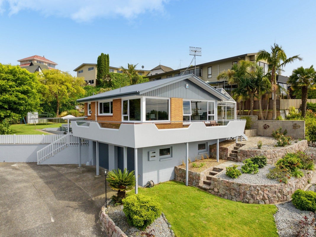 24 Landscape Road, Otumoetai, Tauranga - Carousel 1