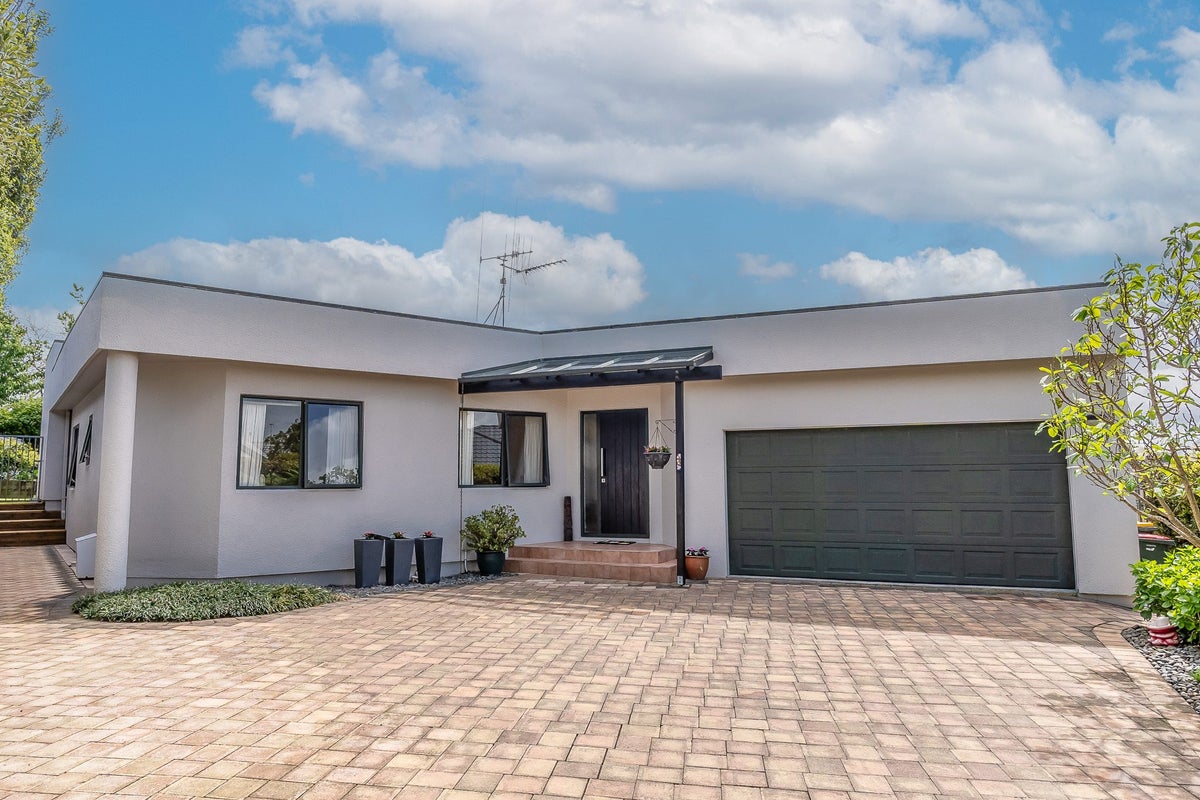 3 Melfort Place, Nawton, Hamilton - Carousel 2
