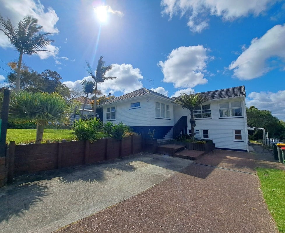 26 Fordham Street, Beach Haven, Auckland - Carousel 1