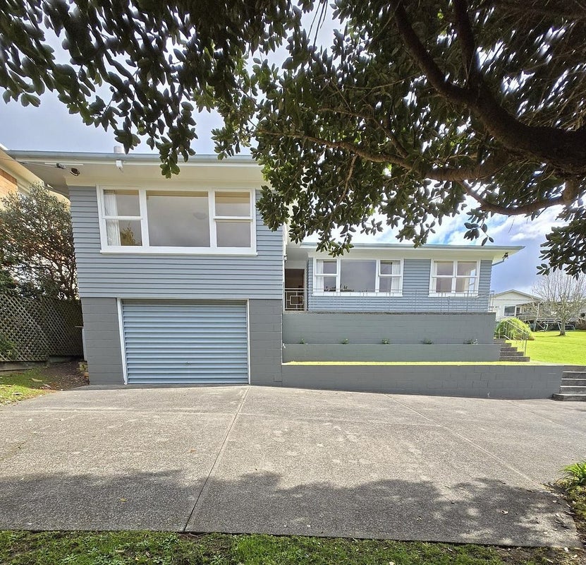 40 Seabreeze Road, Narrow Neck, Auckland - Carousel 1