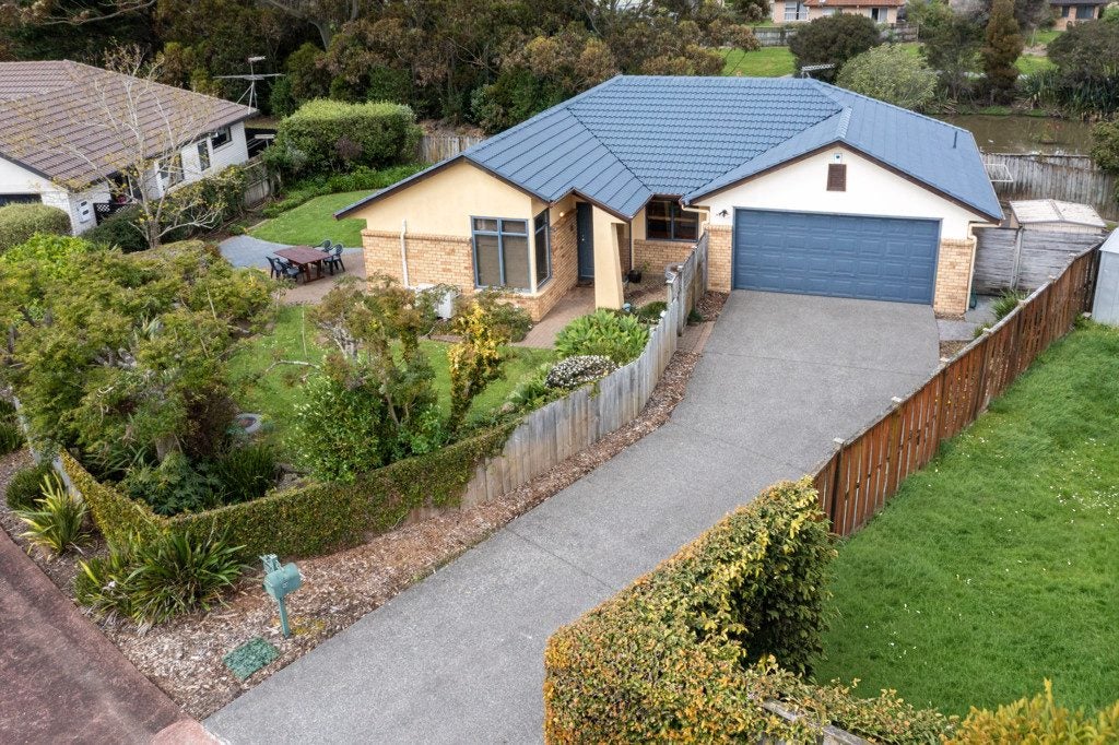 93 Burswood Drive, Burswood, Auckland - Carousel 1
