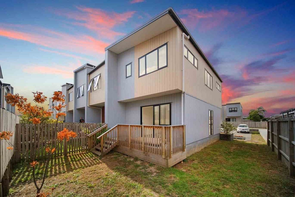 17 Aumarire Lane, Favona, Auckland - Carousel 1