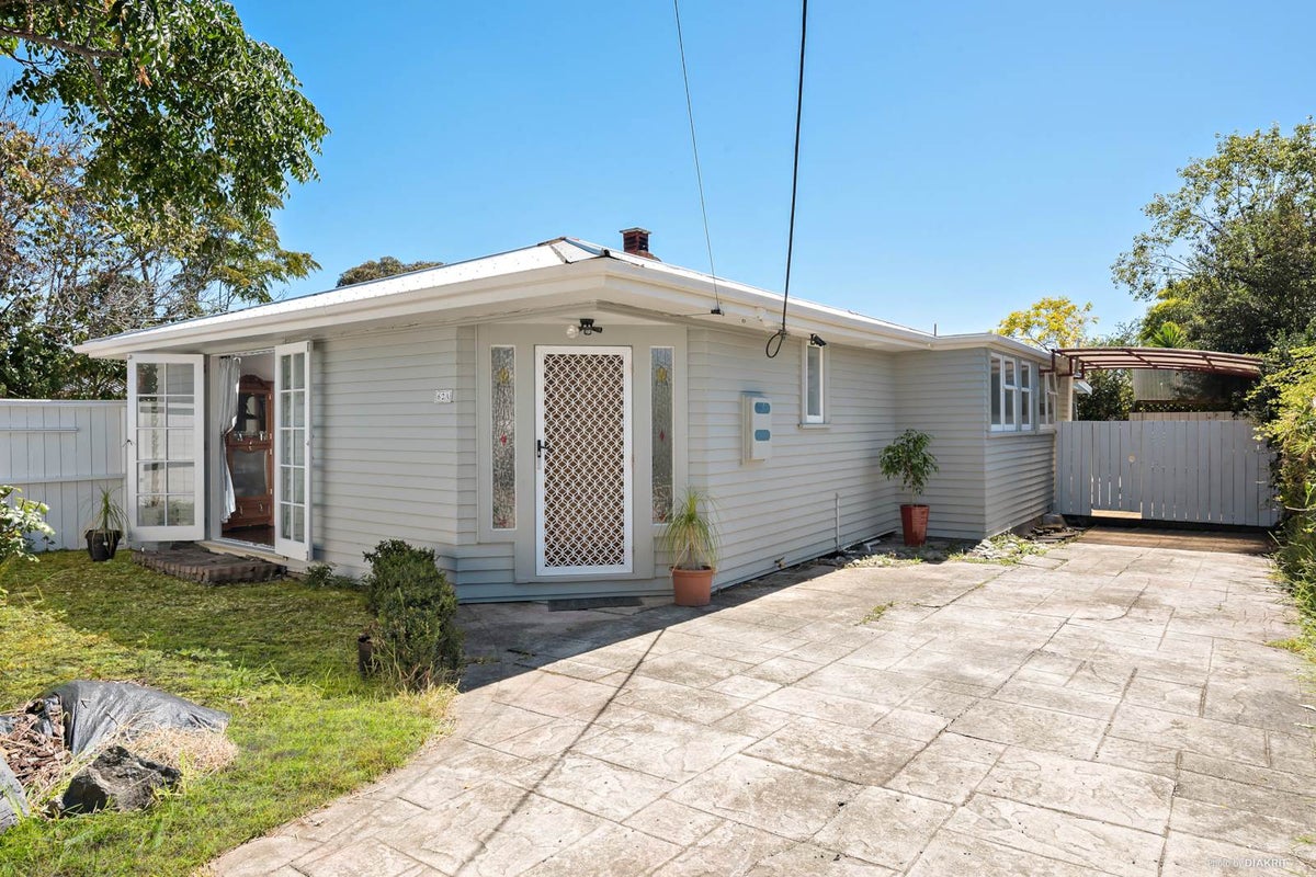 1/62 Tonar Street, Northcote, Auckland - Carousel 1
