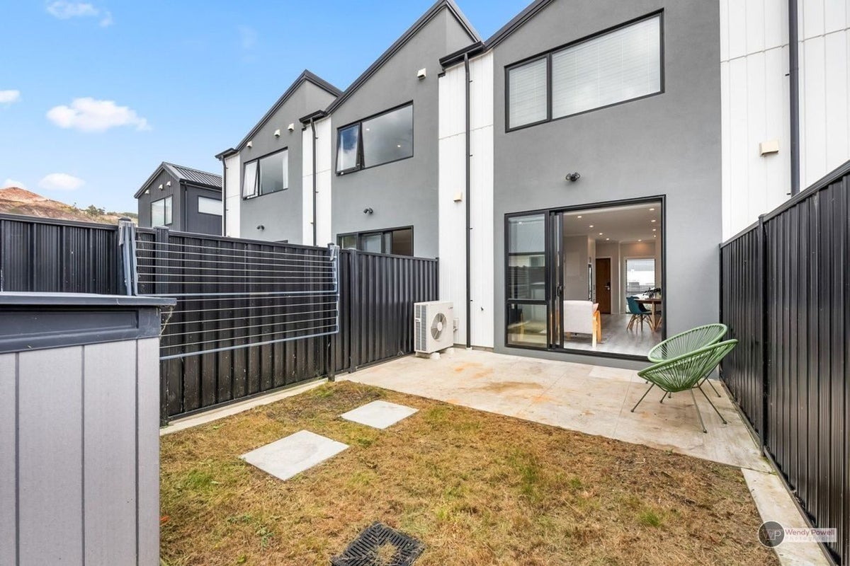 15 Balmerino Lane, Wallaceville, Upper Hutt - Carousel 13
