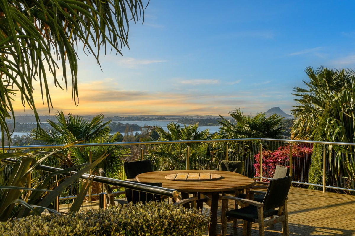 40 Oceana Drive, Welcome Bay, Tauranga - Carousel 2