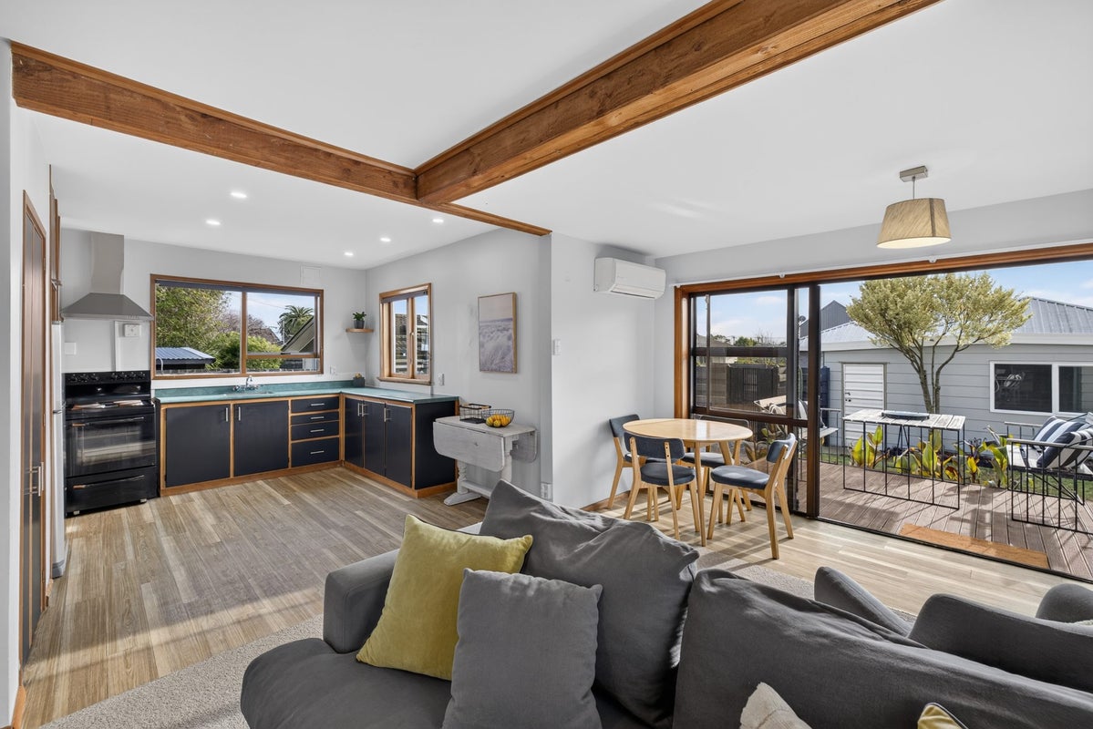 2/146 Beach Road, North New Brighton, Christchurch - Carousel 2