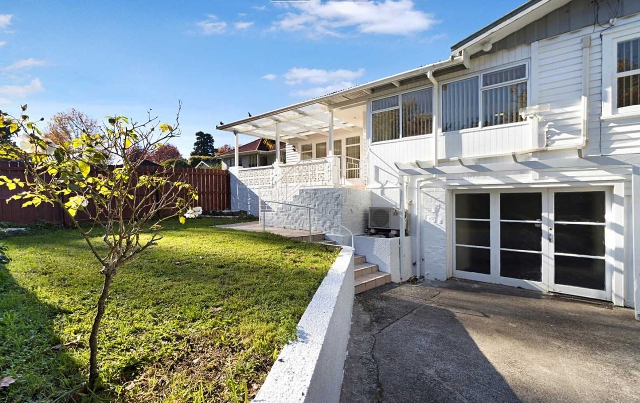 64 Seabrook Avenue, New Lynn, Auckland - Carousel 2