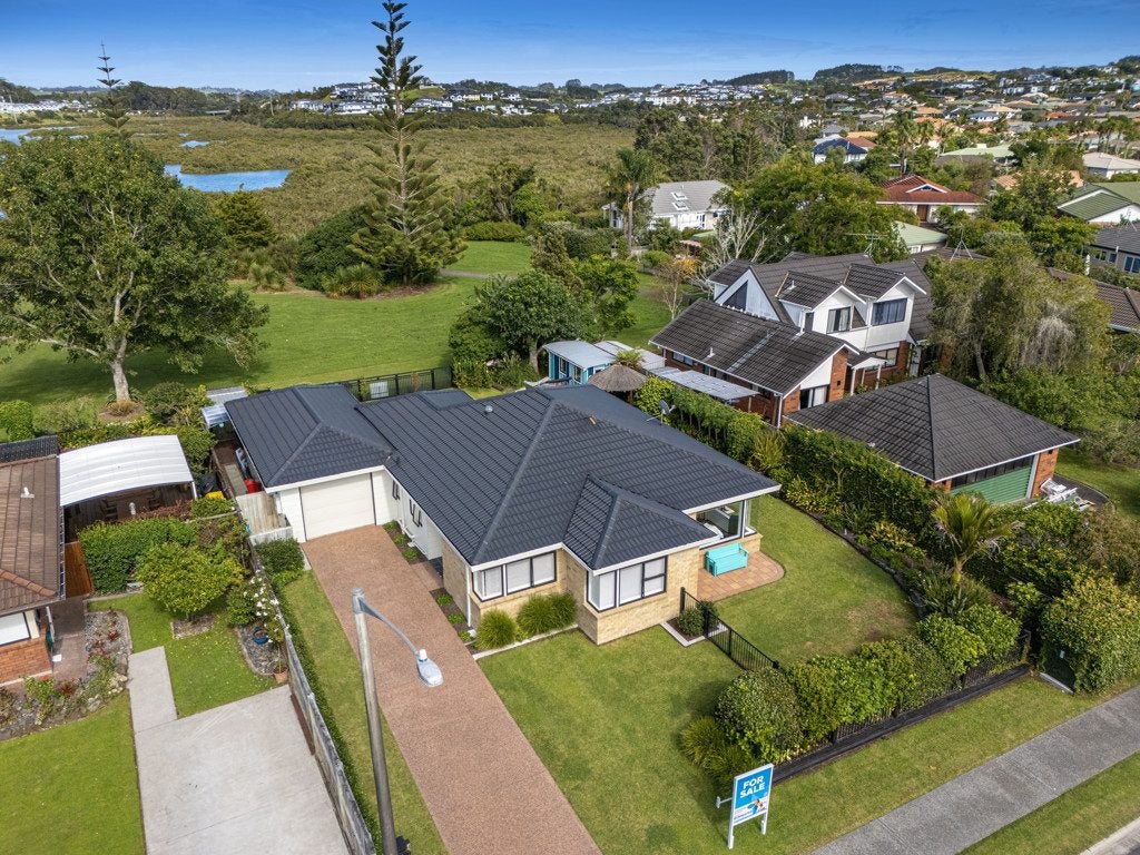 75 Maygrove Drive, Orewa, Orewa - Carousel 2