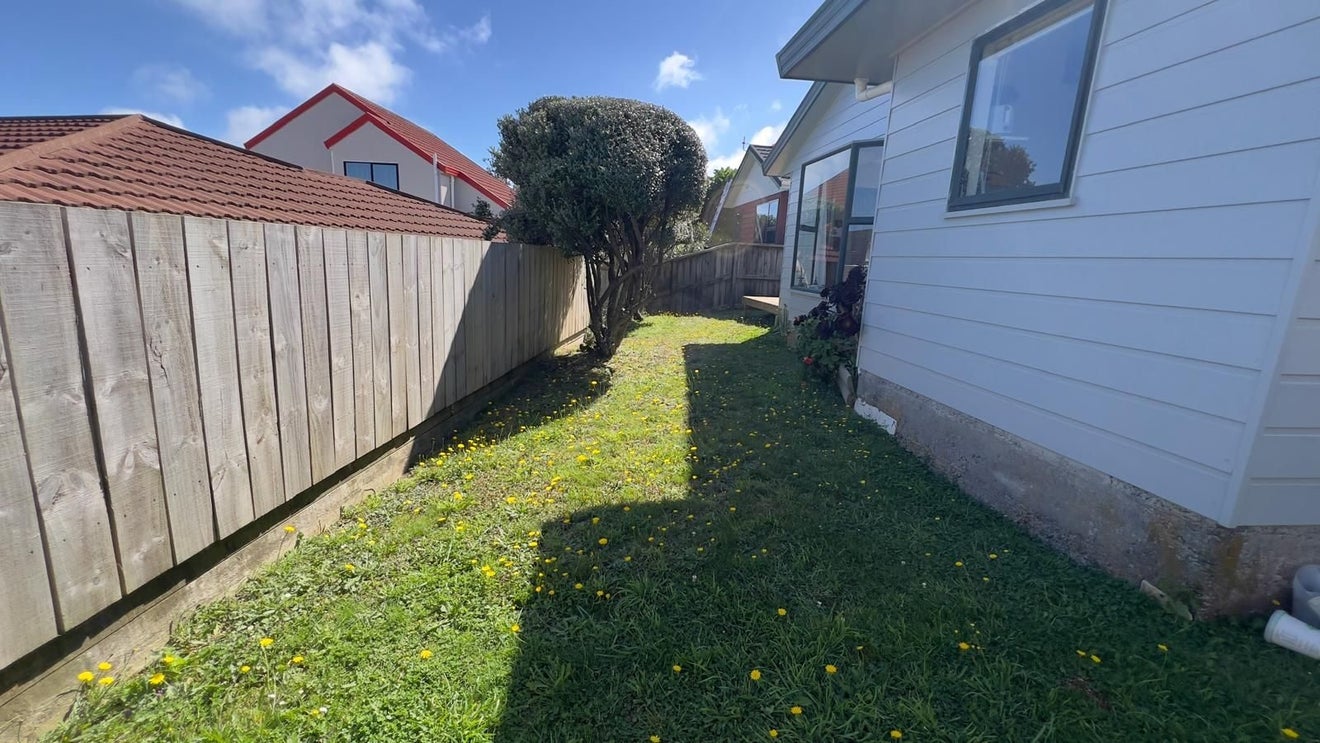 8A Kentwood Drive, Woodridge, Wellington - Carousel 2