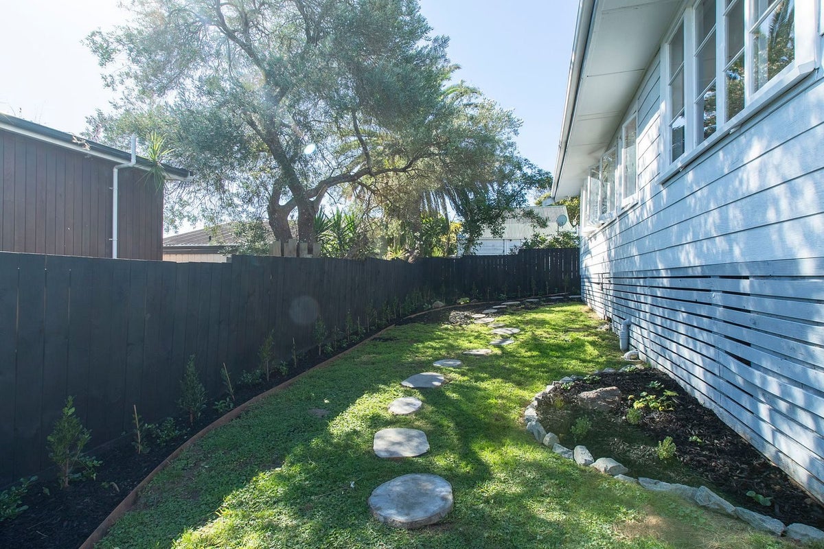 13 Layard Street, Avondale, Auckland - Carousel 7
