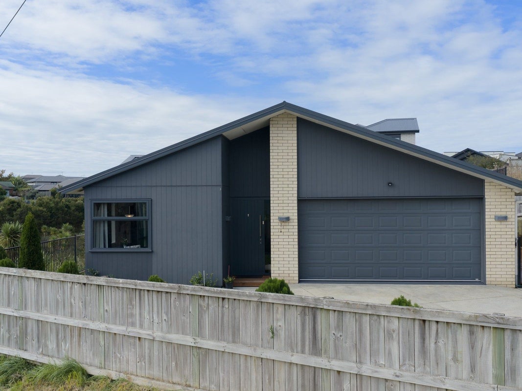 1 Sapling Lane, Glenview, Hamilton, Waikato - Carousel 2