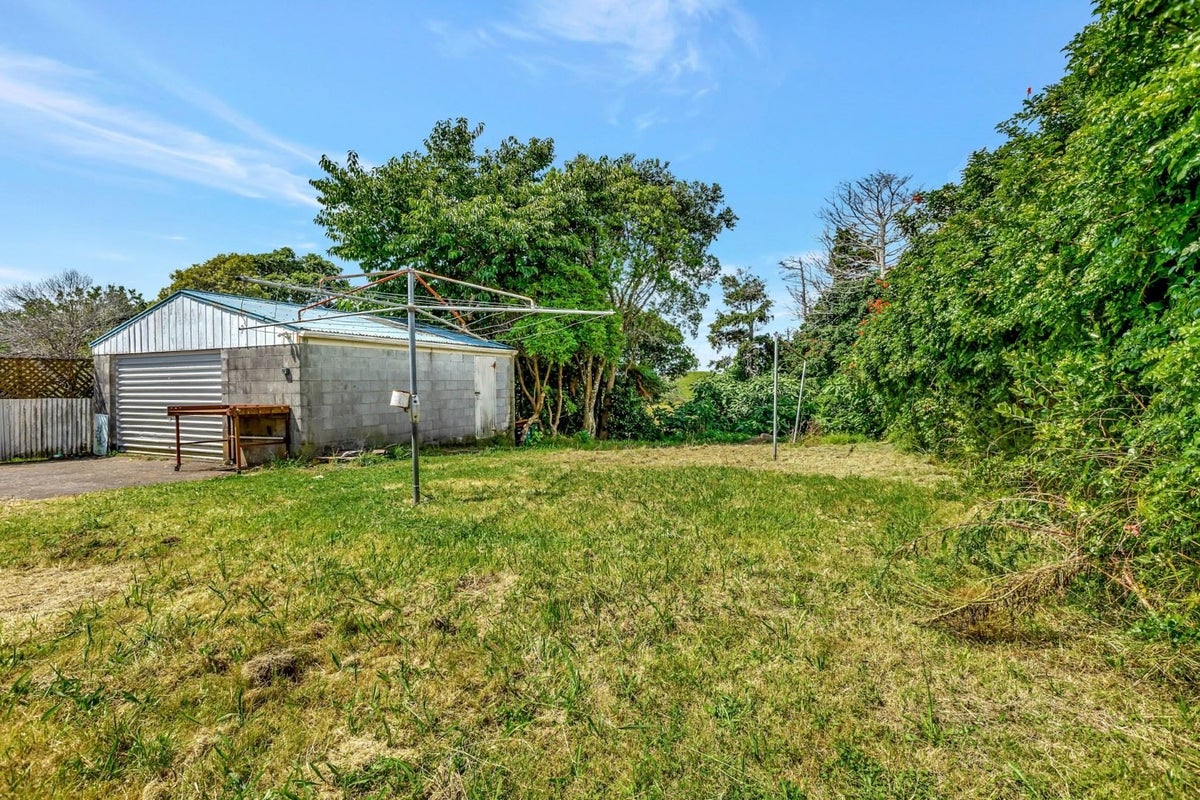 195 South Road, Spotswood, New Plymouth - Carousel 16