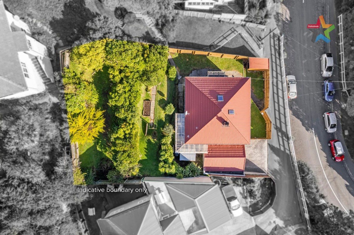 99 Sunshine Avenue, Karori, Wellington - Carousel 1