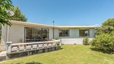 8 Borlase Place, Aramoho, Whanganui - Carousel 1