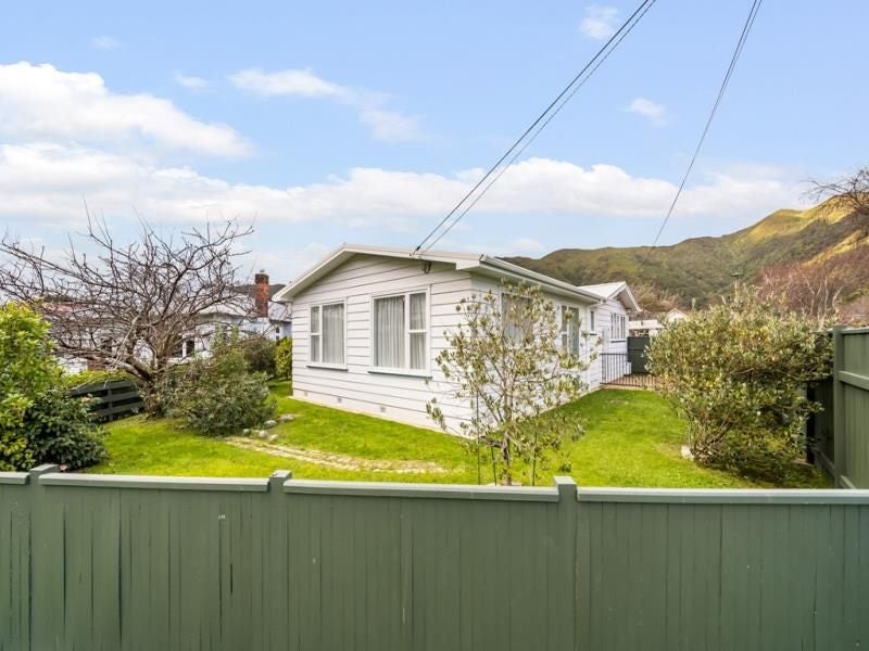 17 Birdwood Road, Waterloo, Lower Hutt - Carousel 1