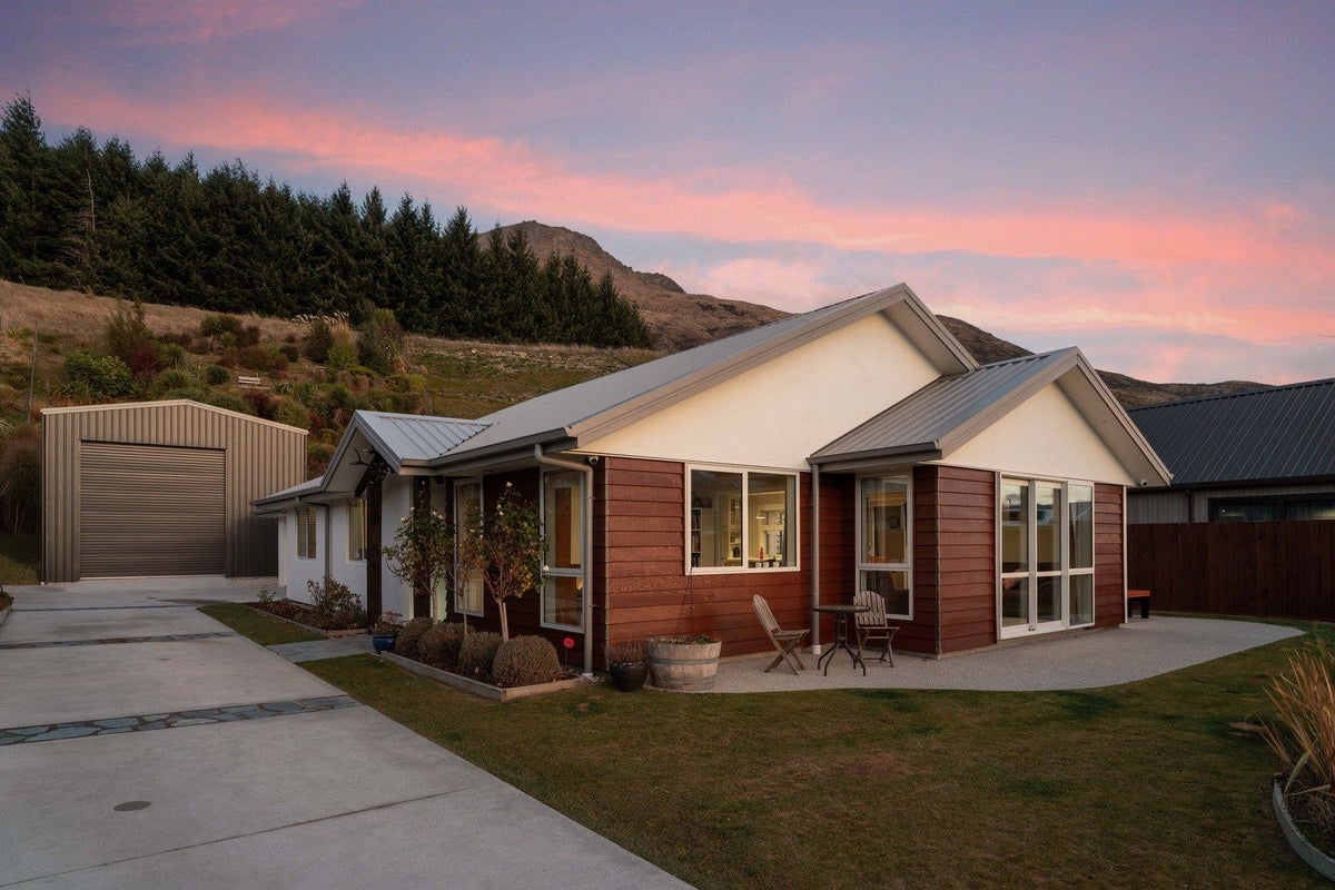 36 Risinghurst Terrace, Lower Shotover, Queenstown - Carousel 1