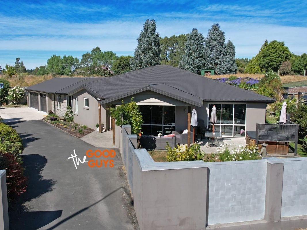 17 Grove Avenue, Weston, Oamaru - Carousel 1