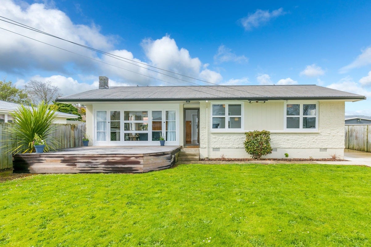 148A Masters Avenue, Silverdale, Hamilton - Carousel 2