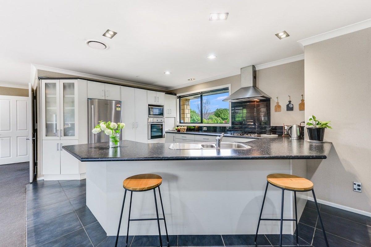 32 Moonlight Drive, Rototuna North, Hamilton - Carousel 1