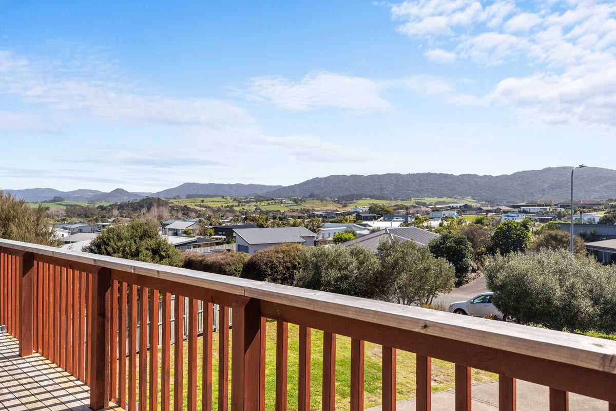 15 Marram Place, Mangawhai Heads, Mangawhai - Carousel 2