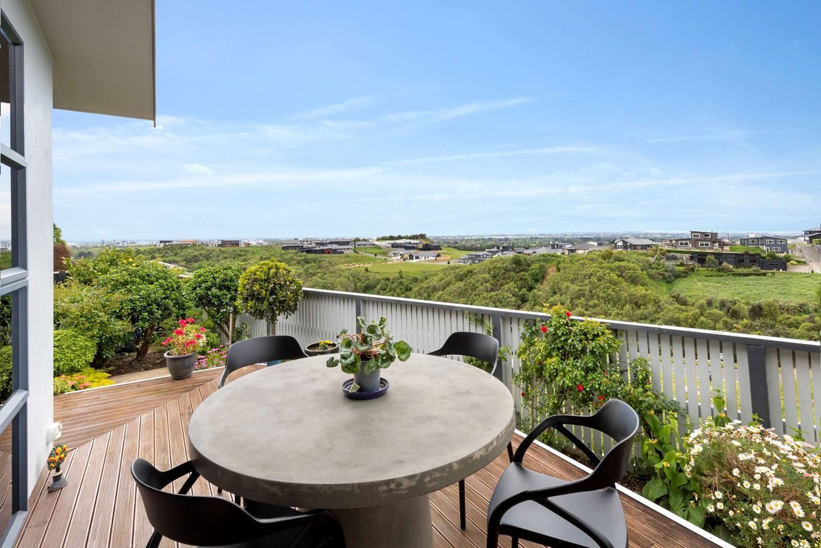 107 Ruapehu Drive, Fitzherbert, Palmerston North - Carousel 2