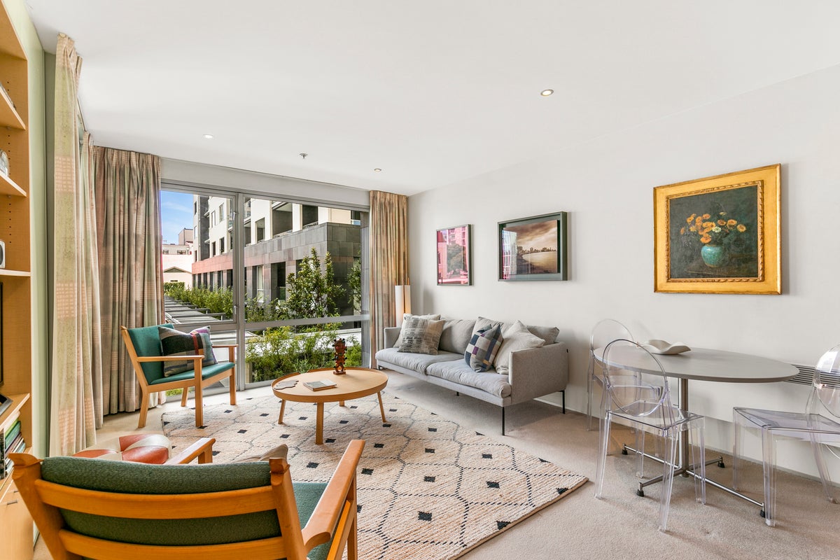 B14/10 Ebor Street, Te Aro, Wellington - Carousel 1