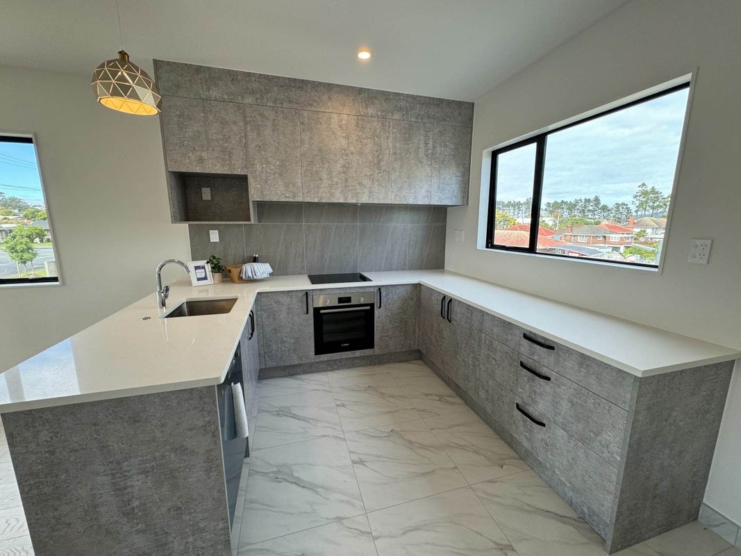 1 Fantail Place, Avondale, Auckland - Carousel 1