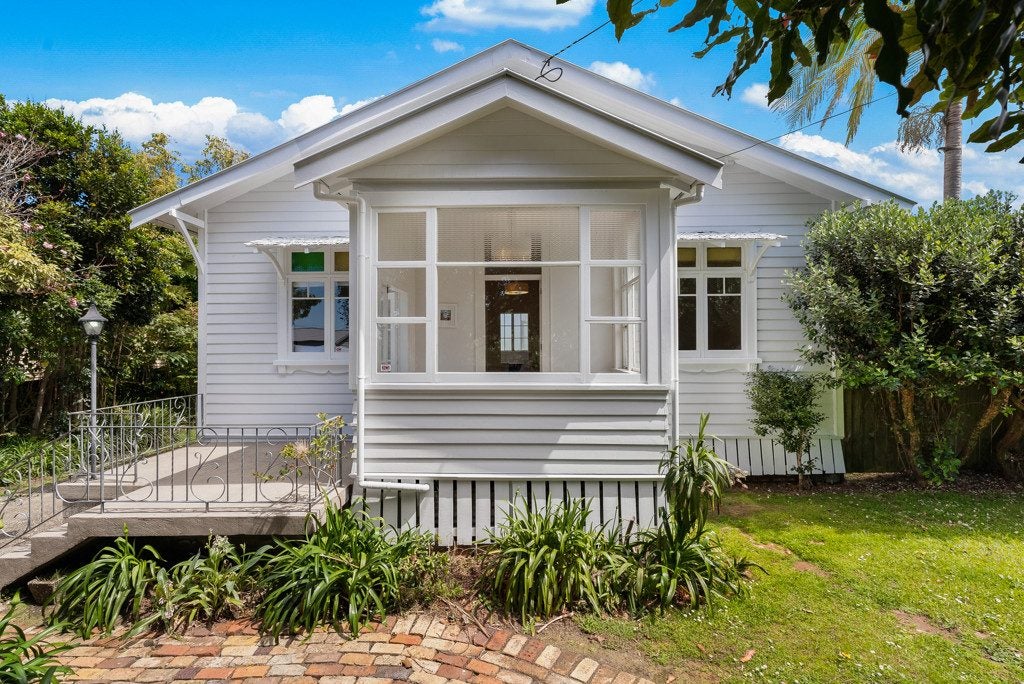 22 Rimu Street, New Lynn, Auckland - Carousel 1