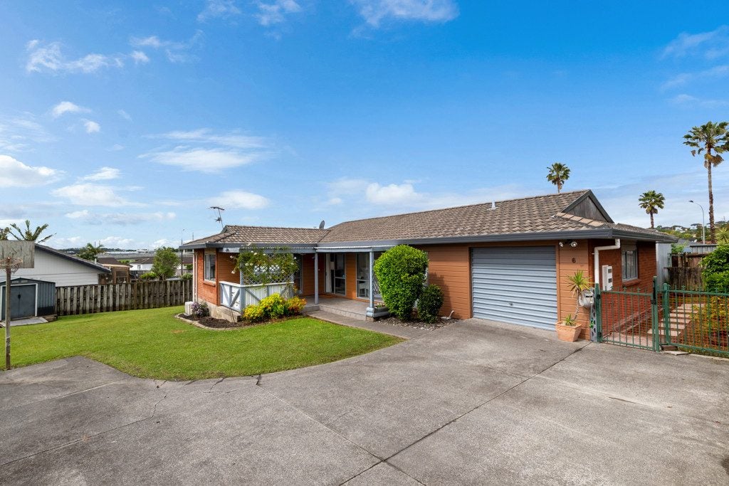 6 Jumento Place, Unsworth Heights, Auckland - Carousel 1