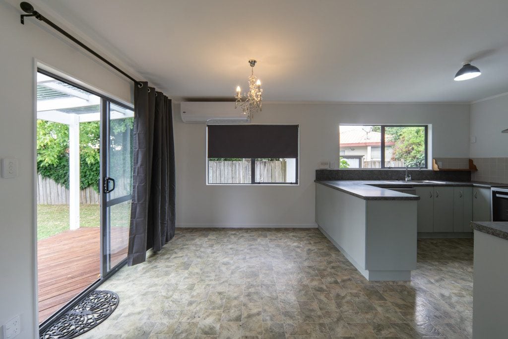 8 Myrlene Place, Nawton, Hamilton - Carousel 1