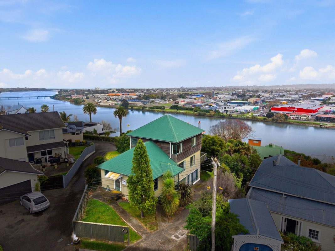 68 Hipango Terrace, Durie Hill, Whanganui - Carousel 1