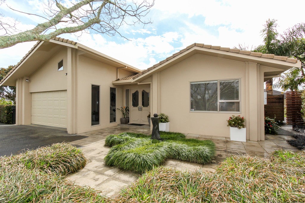 3B Kinross Drive, Merrilands, New Plymouth - Carousel 2