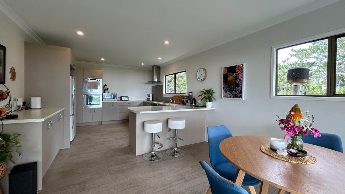 501 Whangaparaoa Road, Stanmore Bay, Whangaparaoa - Carousel 2