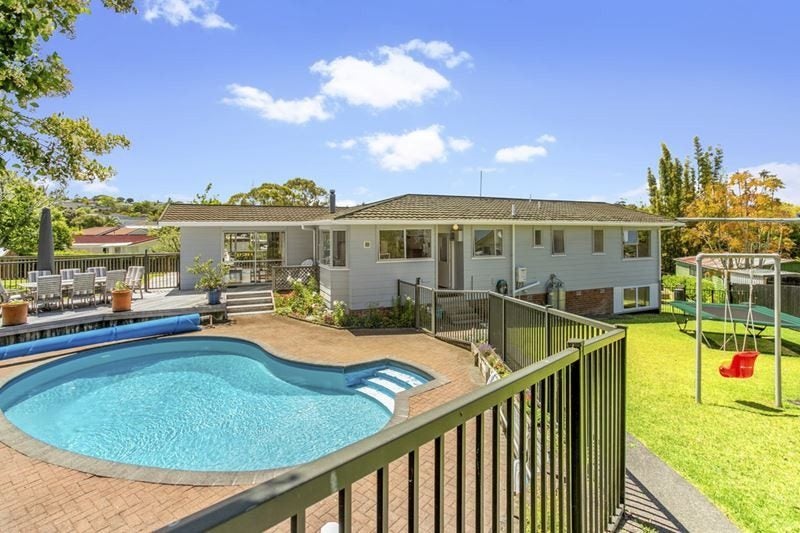 4 Salamanca Road, Sunnynook, Auckland - Carousel 1