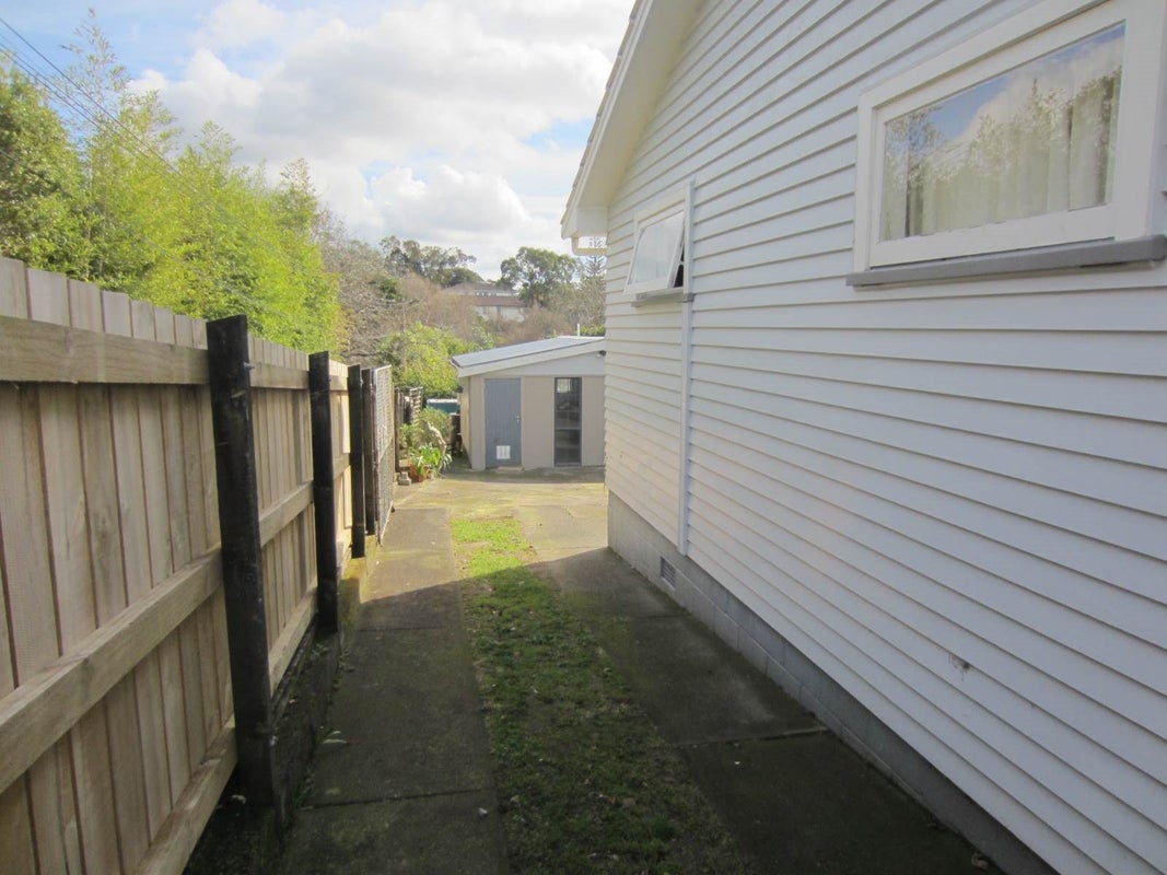 65 Woodglen Road, Glen Eden, Auckland - Carousel 16