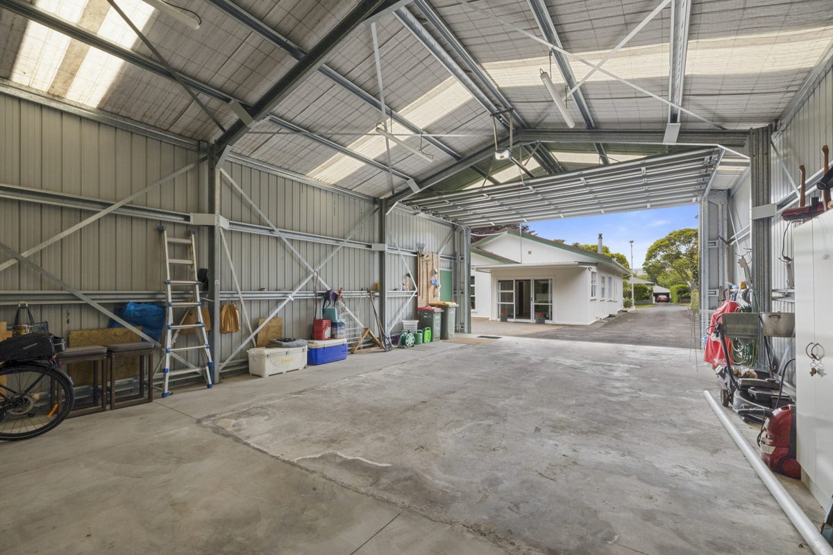 14 Peace Avenue, Moturoa, New Plymouth - Carousel 2
