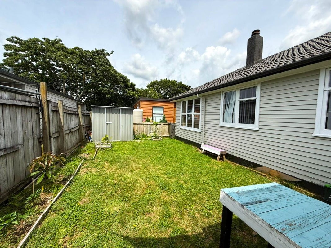 24C Bates Street, Papakura, Papakura - Carousel 13