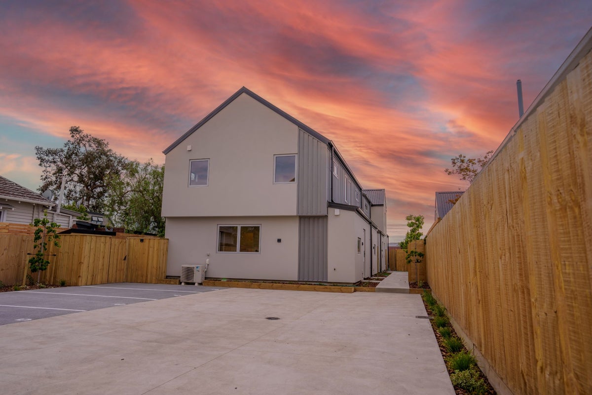 2/14 Clive Street, Phillipstown, Christchurch - Carousel 2
