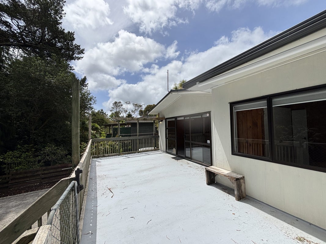 7 Willowbrook Place, Titirangi, Auckland - Carousel 2