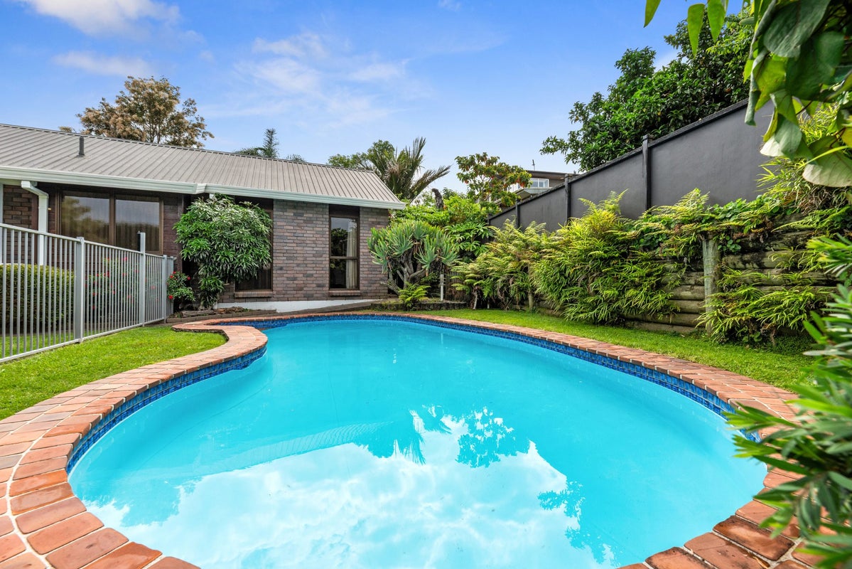 8 Sunny Bay Road, Matua, Tauranga - Carousel 1