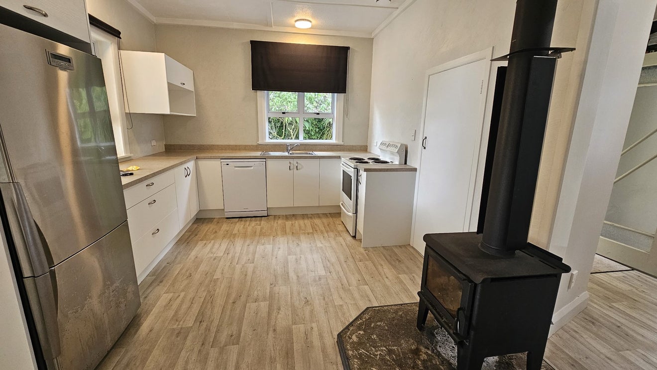 72 Broadway, Waitara, Waitara - Carousel 2